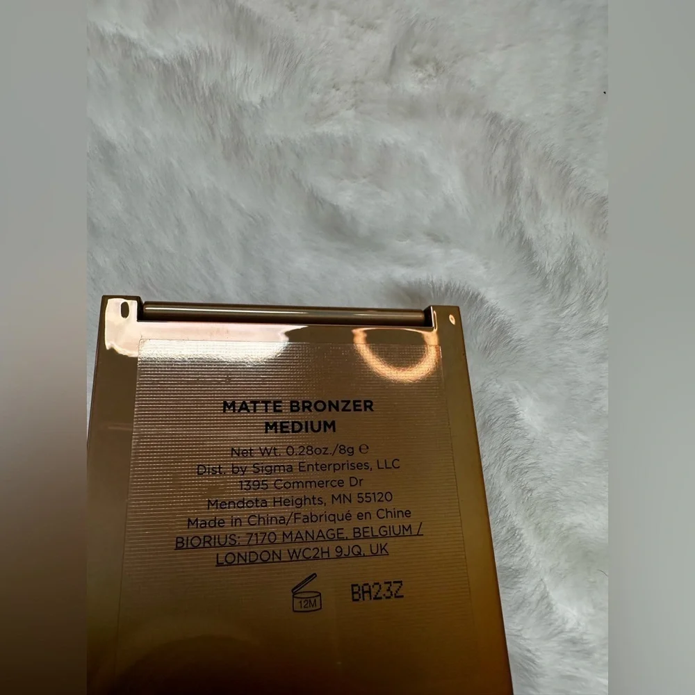 Sigma beauty Light Matte Bronzer